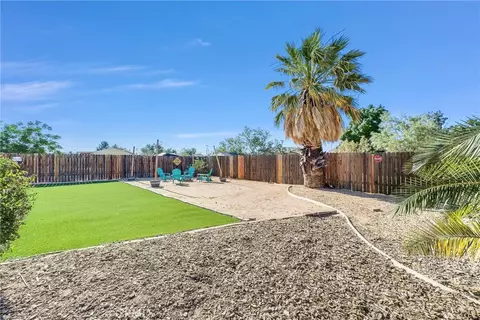Exterior - 18822 Westlawn St, Hesperia, CA 92345 photo 11 of 16