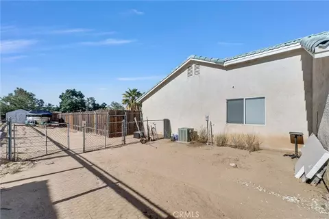 Exterior - 18822 Westlawn St, Hesperia, CA 92345 photo 14 of 16
