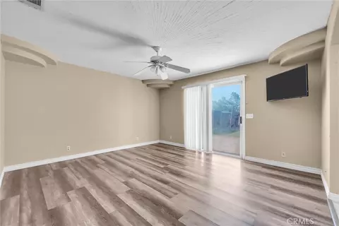 Living - 18822 Westlawn St, Hesperia, CA 92345 photo 5 of 5