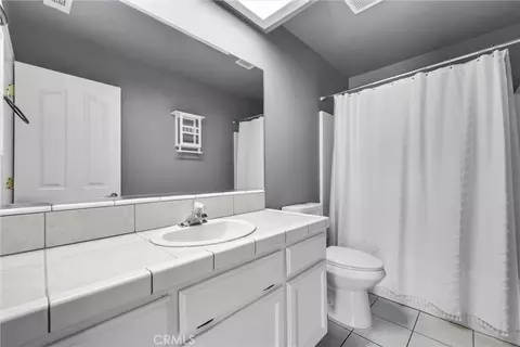 Bath - 18822 Westlawn St, Hesperia, CA 92345 photo 1 of 1