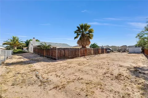 Exterior - 18822 Westlawn St, Hesperia, CA 92345 photo 15 of 16