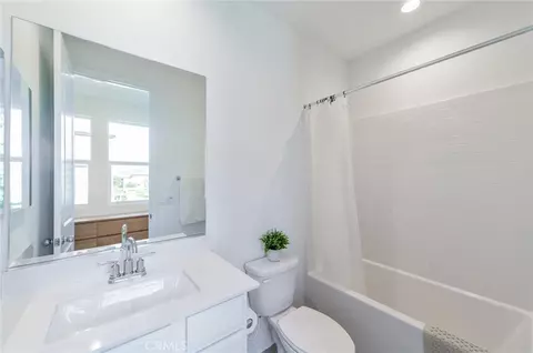 Bath - 128 Keeper, Irvine, CA 92618 photo 2 of 2