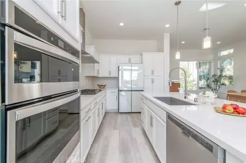Kitchen - 128 Keeper, Irvine, CA 92618 photo 3 of 3