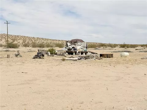 Exterior - 6316 Isleta Rd, Twentynine Palms, CA 92277 photo 4 of 4