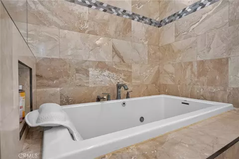 Bath - 4025 E Regency, Orange, CA 92867 photo 5 of 6