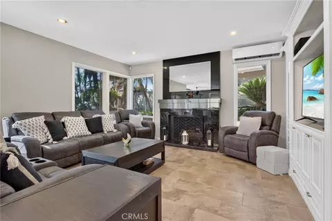 Living - 4025 E Regency, Orange, CA 92867 photo 6 of 9