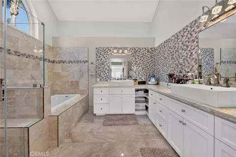 Bath - 4025 E Regency, Orange, CA 92867 photo 2 of 6
