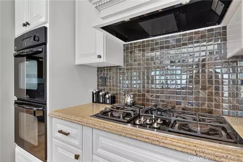Kitchen - 4025 E Regency, Orange, CA 92867 photo 8 of 9