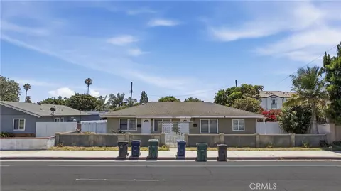 8122 Slater, Huntington Beach, CA 92647