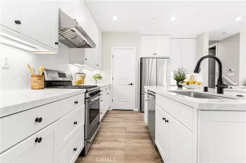 Kitchen - 85 Kestrel, Irvine, CA 92618 photo 2 of 4