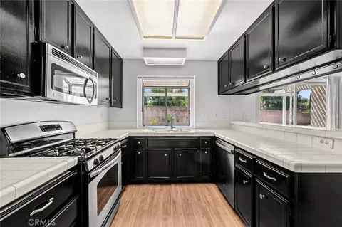Kitchen - 29777 Via Las Chacras, Temecula, CA 92591 photo 3 of 3