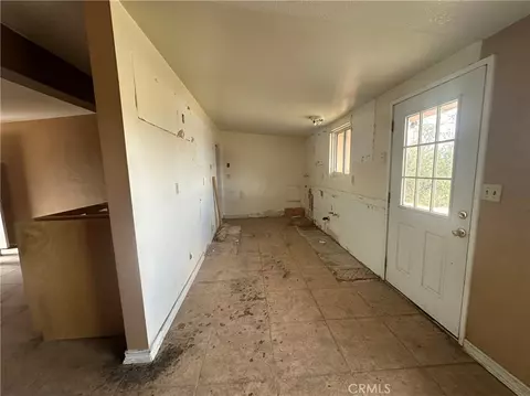 6793 Morongo Rd, Twentynine Palms, CA 92277 photo 2