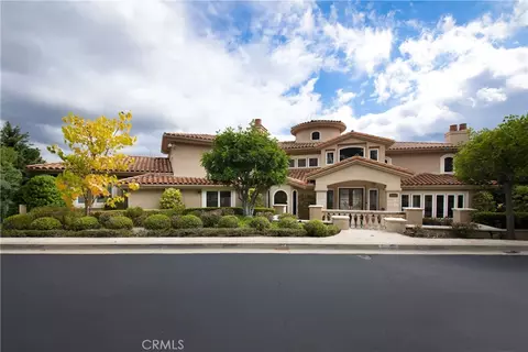 10472 Villa Del Cerro, Santa Ana, CA 92705