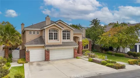 18682 Jockey Cir, Huntington Beach, CA 92648