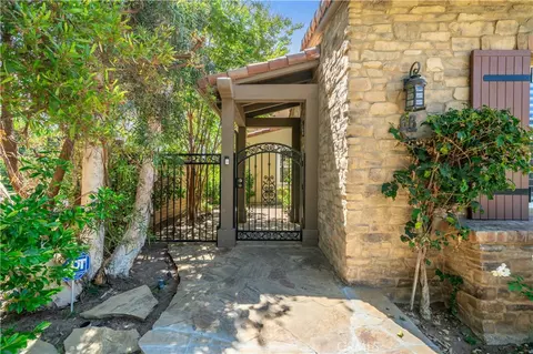 66 Eclipse, Irvine, CA 92620 photo 4