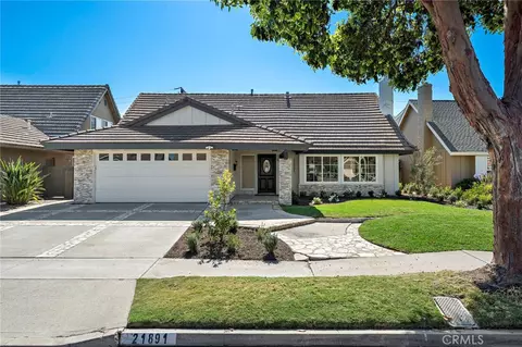 21891 Starfire Ln, Huntington Beach, CA 92646