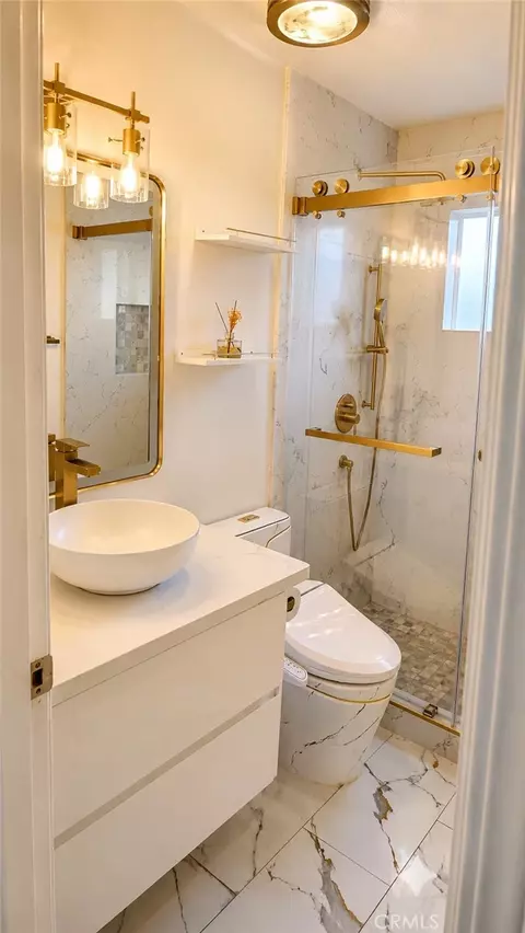 Bath - 6851 Penn Dr, Dublin, CA 94568 photo 1 of 4