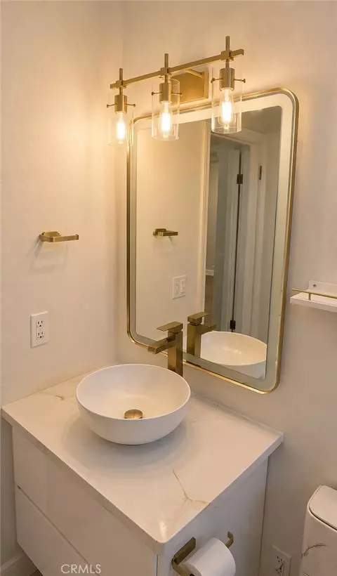 Bath - 6851 Penn Dr, Dublin, CA 94568 photo 4 of 4