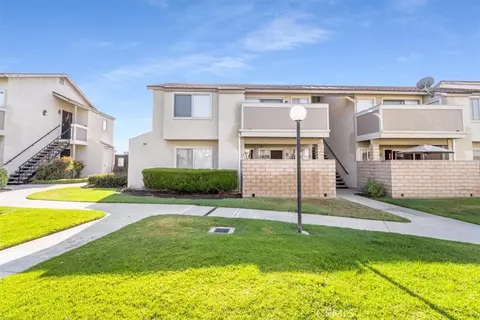 8561 La Salle #53, Cypress, CA 90630