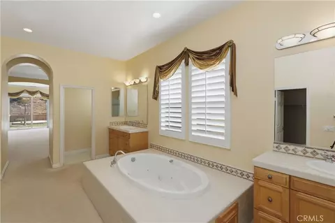 Bath - 16861 Ridge Cliff Dr, Riverside, CA 92503 photo 1 of 4