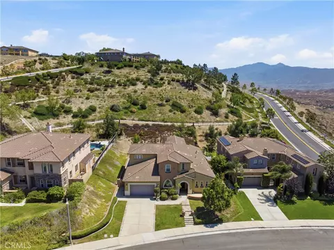View/Area - 16861 Ridge Cliff Dr, Riverside, CA 92503 photo 2 of 9