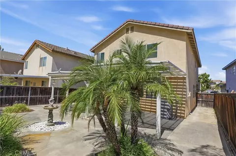Exterior - 16176 Setting Sun Cir, Riverside, CA 92503 photo 7 of 14