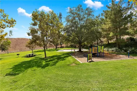 Exterior - 16176 Setting Sun Cir, Riverside, CA 92503 photo 12 of 14
