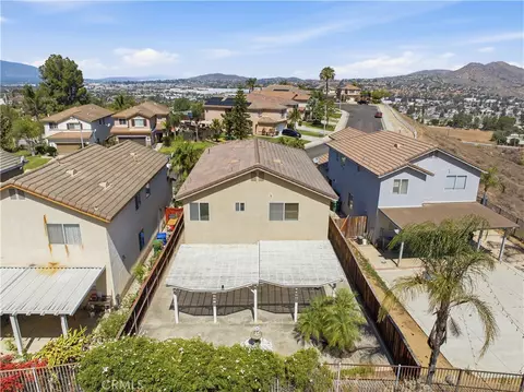 View/Area - 16176 Setting Sun Cir, Riverside, CA 92503 photo 2 of 4
