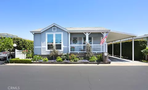 121 Estrella, Tustin, CA 92780 photo 2