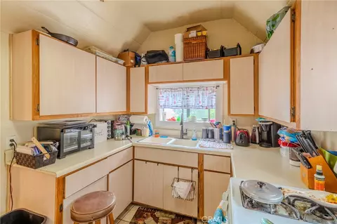 Kitchen - 753 Woodland, Crestline, CA 92325 photo 2 of 2