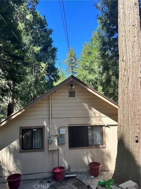 753 Woodland, Crestline, CA 92325