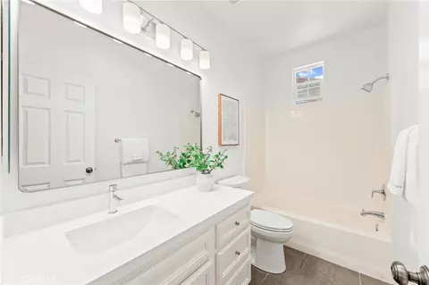 Bath - 141 Danbrook, Irvine, CA 92603 photo 3 of 3