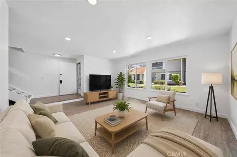 21725 Lake Vis, Lake Forest, CA 92630