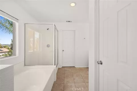 Bath - 44713 Longfellow Ave, Temecula, CA 92592 photo 2 of 6