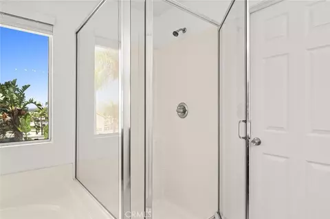 Bath - 44713 Longfellow Ave, Temecula, CA 92592 photo 5 of 6