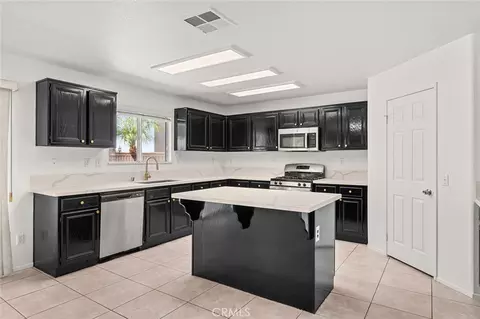 Kitchen - 44713 Longfellow Ave, Temecula, CA 92592 photo 2 of 4