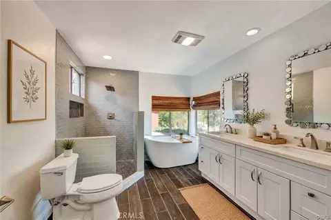 Bath - 12671 Claire Dr, Poway, CA 92064 photo 3 of 4