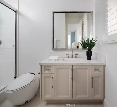 Bath - 108 Panorama, Irvine, CA 92618 photo 4 of 4