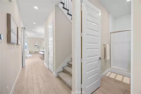 Entry Way - 161 Scale, Irvine, CA 92618 photo 1 of 3