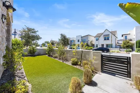 Exterior - 161 Scale, Irvine, CA 92618 photo 2 of 6