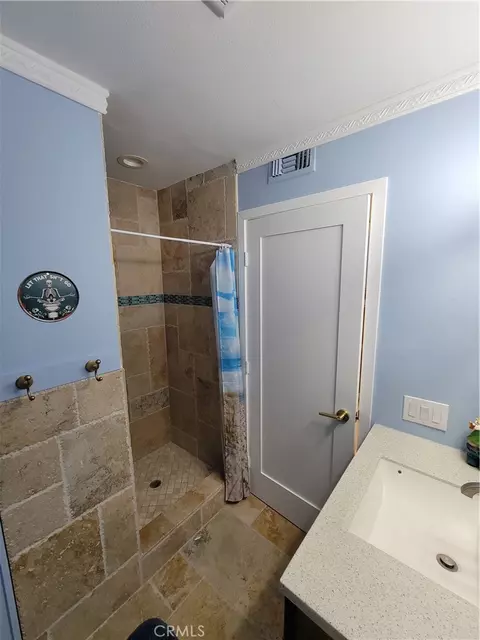 Bath - 16102 Nelson St, Westminster, CA 92683 photo 2 of 9