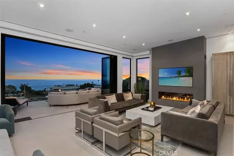 848 Hillcrest Dr, Laguna Beach, CA 92651