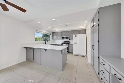 Kitchen - 550 Bruin, Riverside, CA 92507 photo 6 of 7