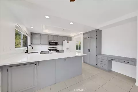 Kitchen - 550 Bruin, Riverside, CA 92507 photo 5 of 7