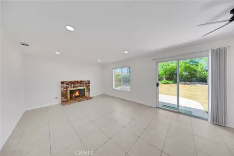 Living - 550 Bruin, Riverside, CA 92507 photo 11 of 16