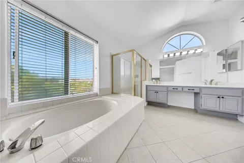 Bath - 550 Bruin, Riverside, CA 92507 photo 3 of 7