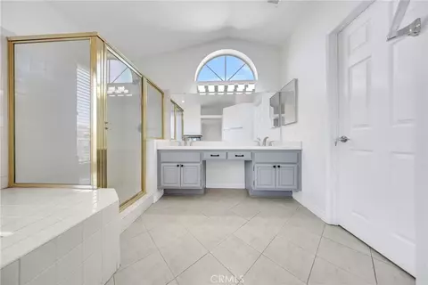 Bath - 550 Bruin, Riverside, CA 92507 photo 4 of 7