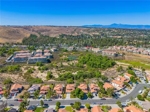 View/Area - 550 Bruin, Riverside, CA 92507 photo 1 of 14