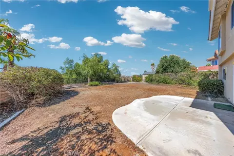 Exterior - 550 Bruin, Riverside, CA 92507 photo 3 of 8
