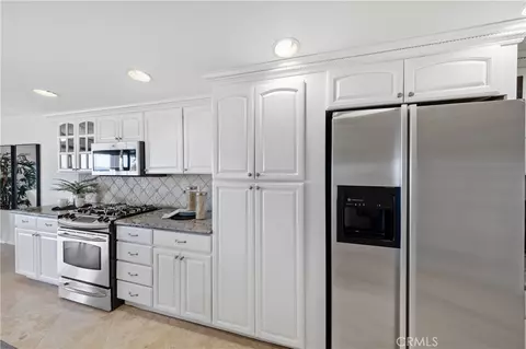 Kitchen - 26046 View Pt E, Dana Point, CA 92624 photo 2 of 3